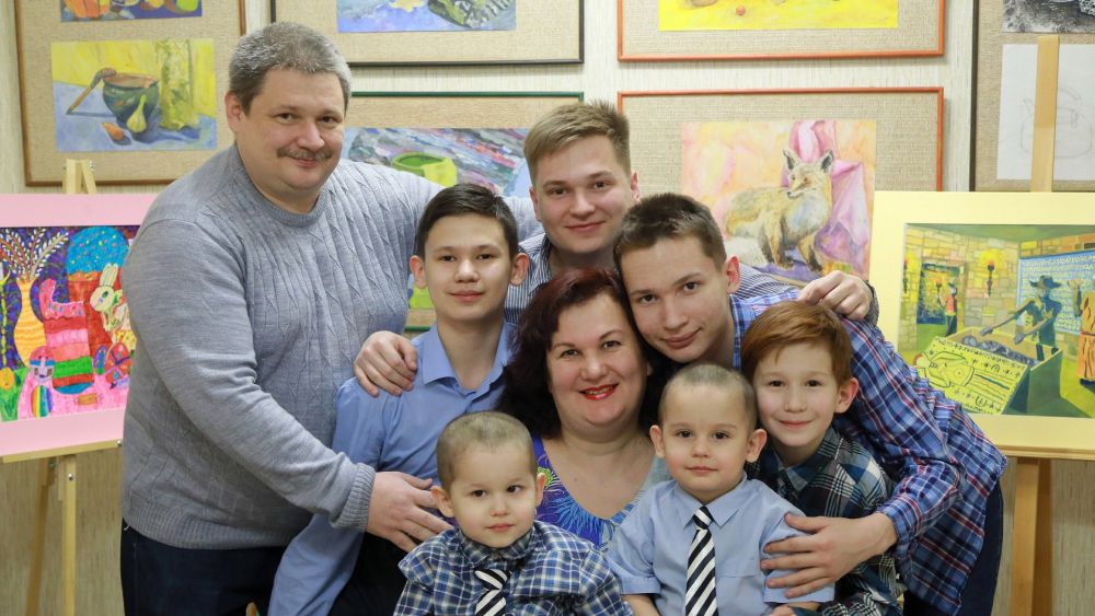 «Воспитание нужно начинать с себя»: интервью с отцом шестерых сыновей из Красноярска