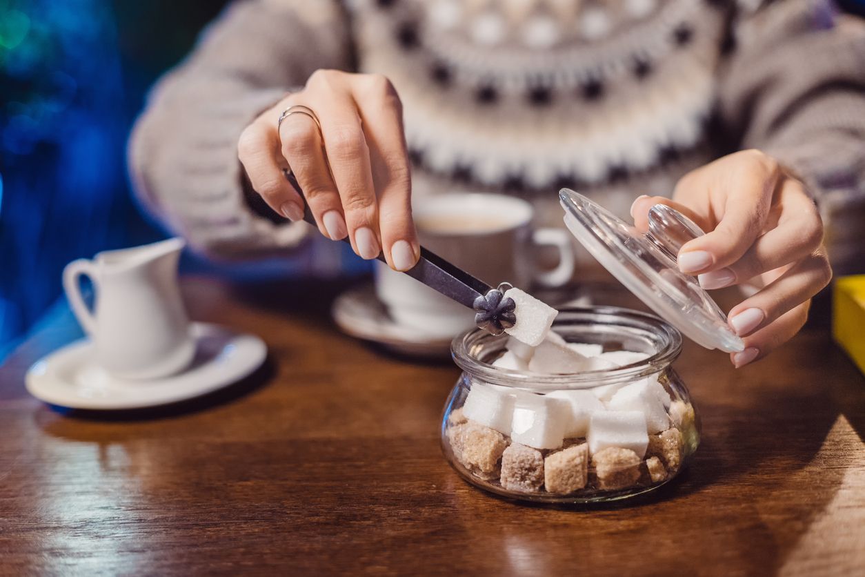 Сладкая жизнь: эксперты рассказали правду о сахаре и его заменителях